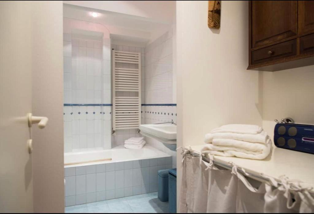 Joivy Classic Flat Near Basilica Di Sant'Ambrogio Lejlighed Milano Eksteriør billede